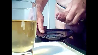 squirting my fiasco in a glas